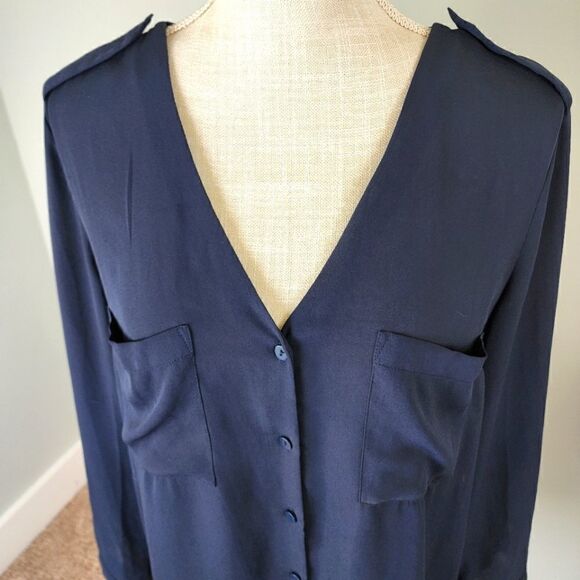 Divided H&M WOMEN'S TUNIC V NECK BUTTON FRONT OPTIONAL ROLLED SLEEVES SIZE 10 - Picture 2 of 6